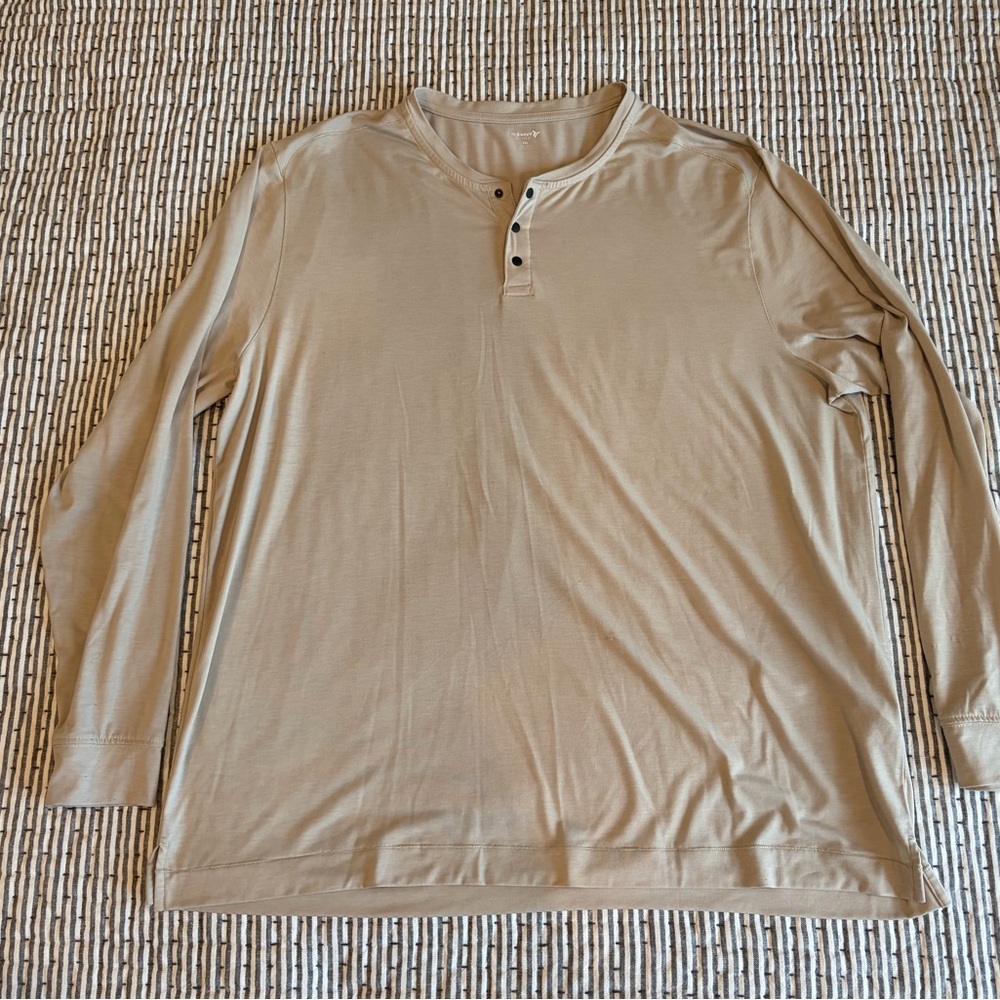 Men’s Old Navy Beige Active Henley Shirt